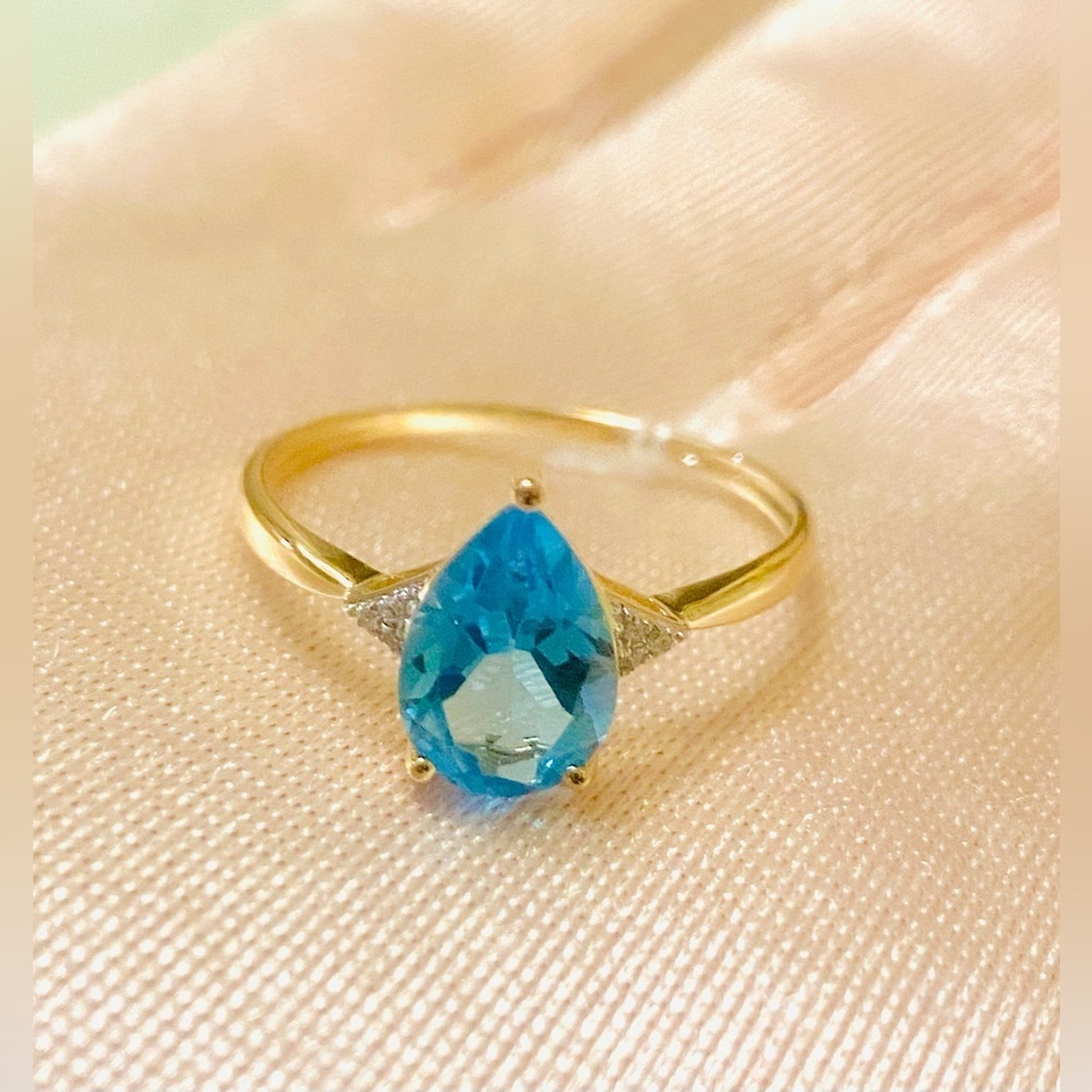14 K Gold & Blue Teardrop Topaz & Diamonds 💎 Ring - Picture 3 of 5